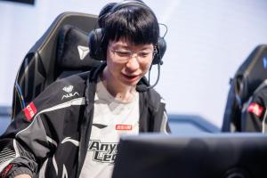 士为知己者死爆料：Hope无条件跟随爱笑，AL五人零转会费！！