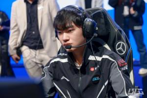 Knight：不知道队伍为什么会变成这样 1-2生死战抽T1挺好的