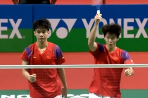 陈俊廷/刘峻荣2-0战胜韩国组合，夺得羽毛球世青赛男双冠军