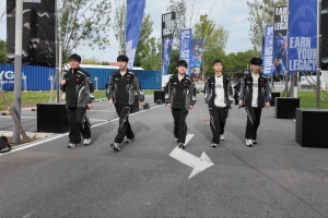 TES官方发布S15赛事VLOG：脚踏实地，坚定向前