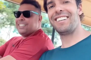 这两人应该是通过拍广告认识的吧