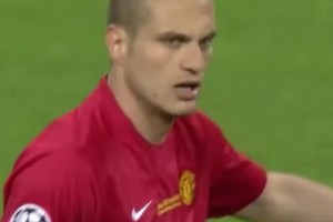 当斯旺西球童见到鲁尼：哇！鲁尼，活的