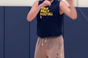 火箭城市版球衣回归！杜兰特领衔拍摄新赛季定妆照