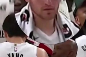 克林根：不是，教练我呢？暂停时比卢普斯指导杨瀚森 克林根小表情亮了