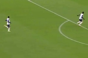 历史级盘带！当年梅西亲自下场教德伦特什么叫过人