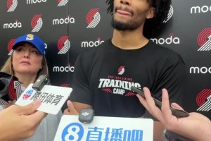 比卢普斯谈杨瀚森：他上半场有点挣扎，但突然就爆发，像火箭一样起飞