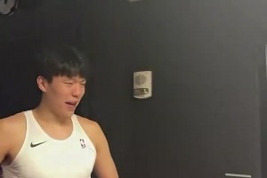 果真被裁了！此前NBA中国赛现场，观众大喊：换曾凡博！