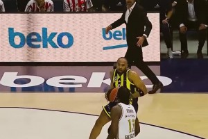 卧槽！我湖旧将霍顿-塔克，在土超的这记隔扣也太残暴了吧！