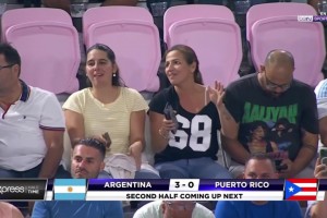 身材炸裂阿根廷友谊赛中场秀的女歌手身材极度夸张啊