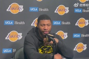 今天鱼跃救球印象深刻！斯玛特表示：已经为揭幕战做好准备！