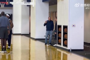 啥情况？锡伯杜连续两天出现在雷霆训练场，并与普雷斯蒂交流！