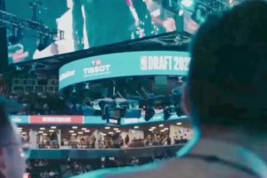 听说NBA球星杜兰特也是她的仰慕者~