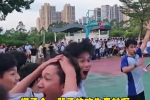 这哪里是投进超远三分？这是能让自己吹一辈子的素材！