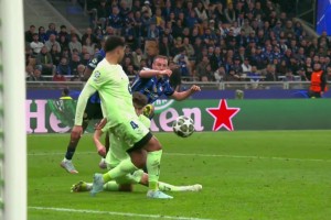 切尔西球迷：一口饼干，那是我逝去的青春啊