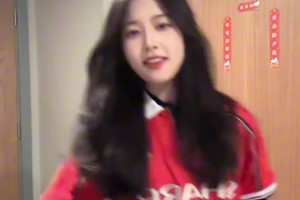 宣宣的伟大无需多言男楚琪女宣宣当曼联球迷真幸福~